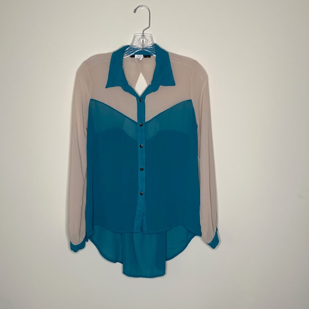 Love J peek-a-boo back asymmetrical  shirt